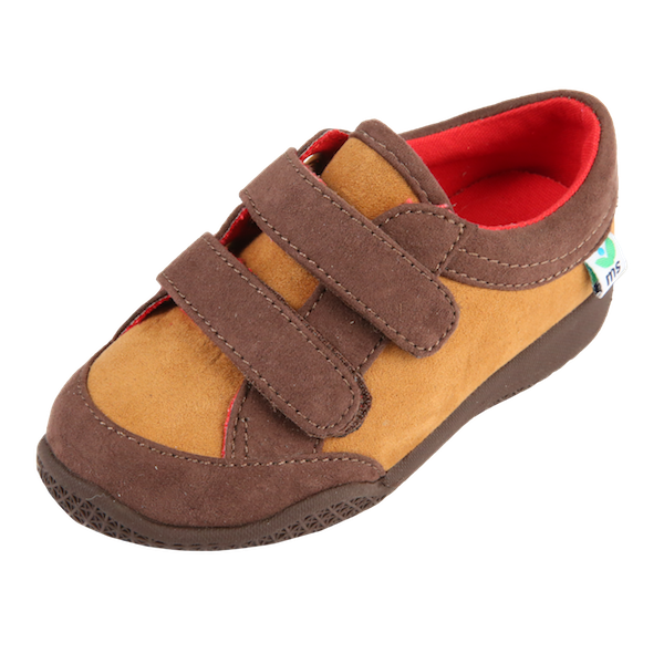 Sammie | Toddler Squeaky Shoes | mooshu TRAINERS | Explore the playground in style! This sporty trainer with Velcro closure and durable sole is perfect for first steps. *Please note that no clearance can be returned or exchanged for credit. 
