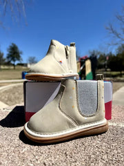 Bella Sparkle Boot | Toddler Squeaky Shoes | mooshu TRAINERS | The Dazzle Stars on this Bella toddler girls boot is a playful twist adding personality. This shoe is appropriate from the playground to the classroom. 